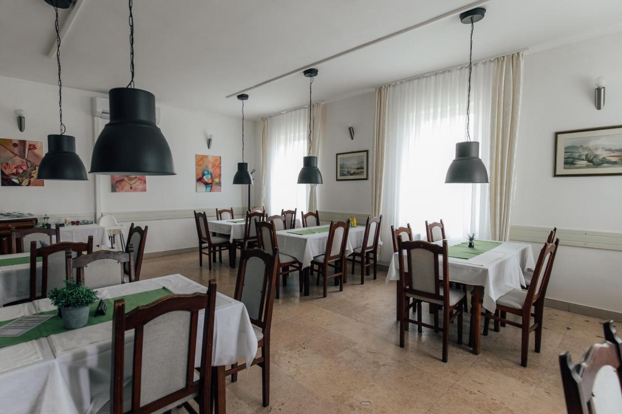 Restoran I Sobe Savic * Krnjak