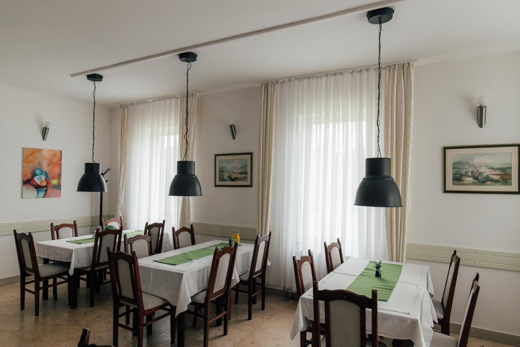 Restoran I Sobe Savic Krnjak