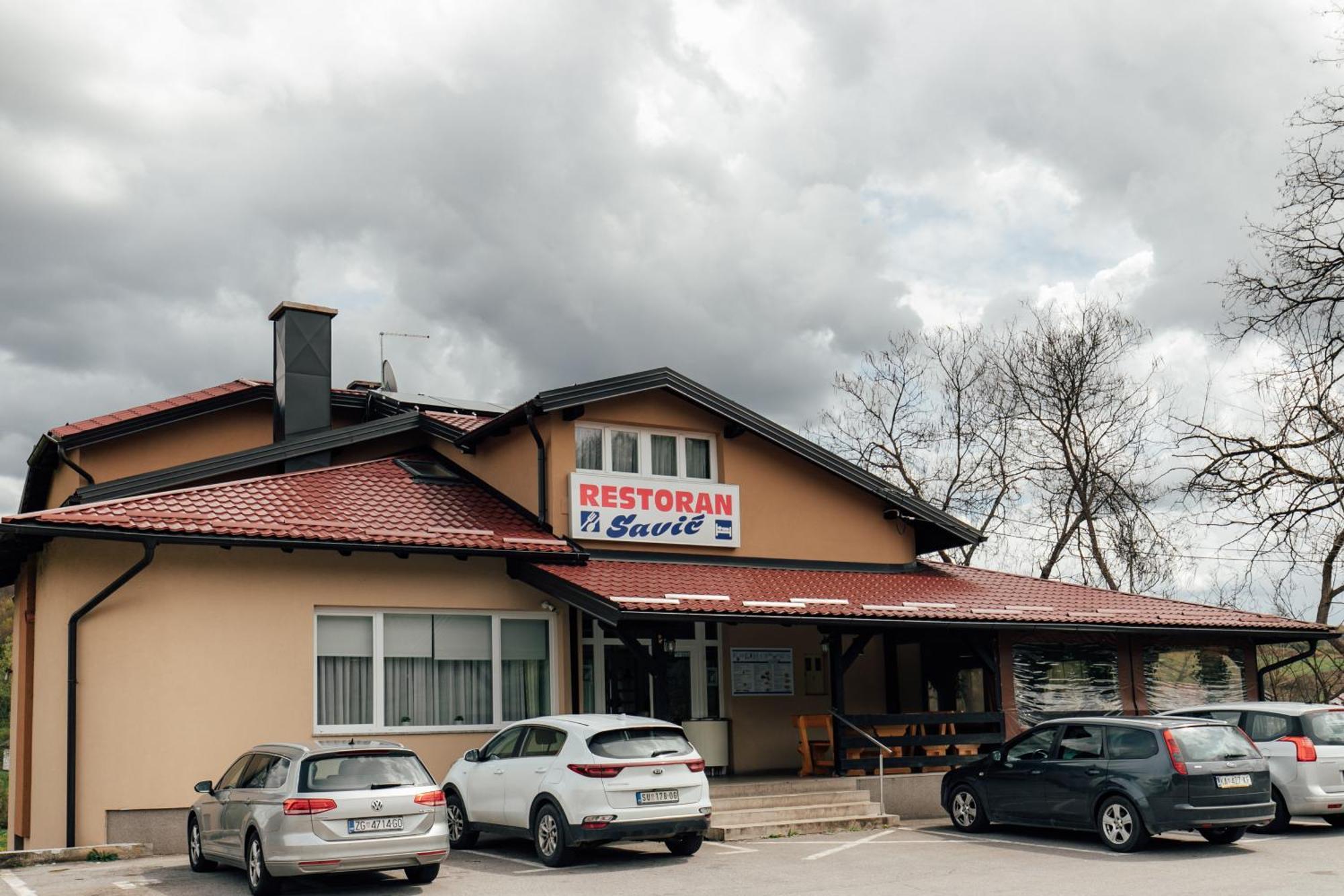 Couette-café Restoran I Sobe Savic *